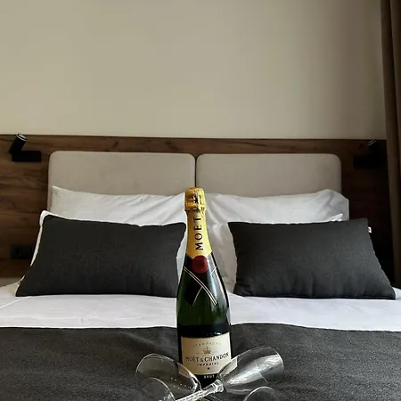 Simma Luxury &